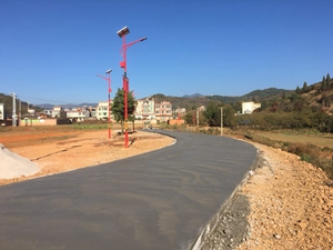 杨桥街道办黑营盘居委会深龙潭进村道路硬化工程完工