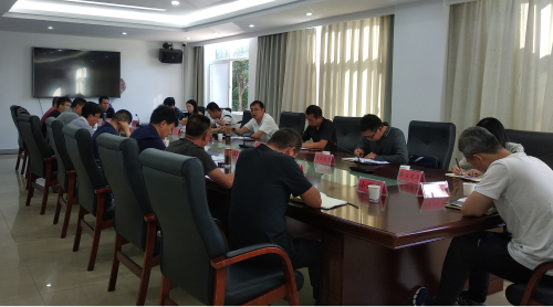 我县召开招商引资项目推进工作会02