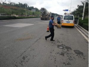 嵩明县交运局加强路产路权维护助力爱国卫生运动