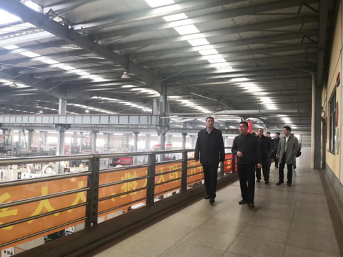 县长、局长外出招商