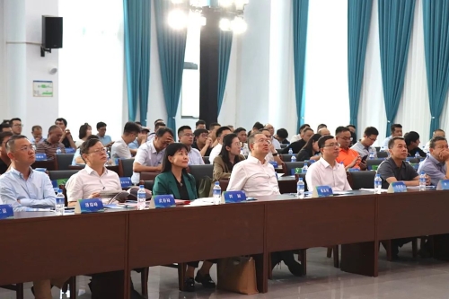 买机床到昆明丨昆明·嵩明2025年“春城品质·杨林制造”工业母机产业对接活动举行(图1)